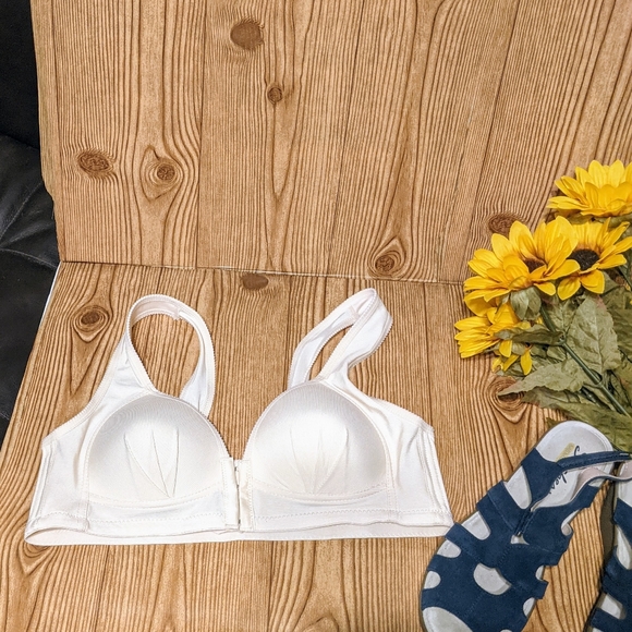 Bra - Picture 1 of 4